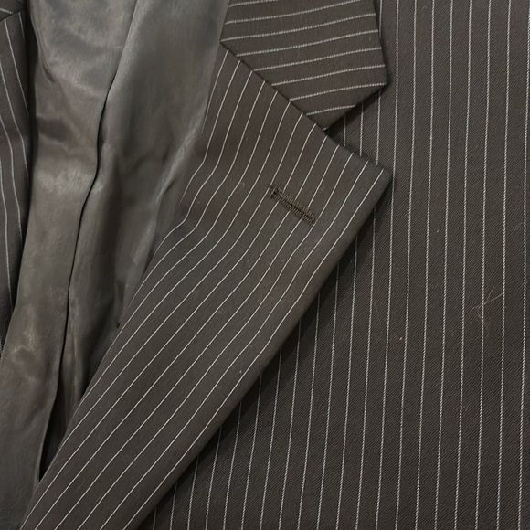 Mens Lauren Ralph Lauren navy pinstripe wool blazer, size 42R, EUC - Picture 2 of 6